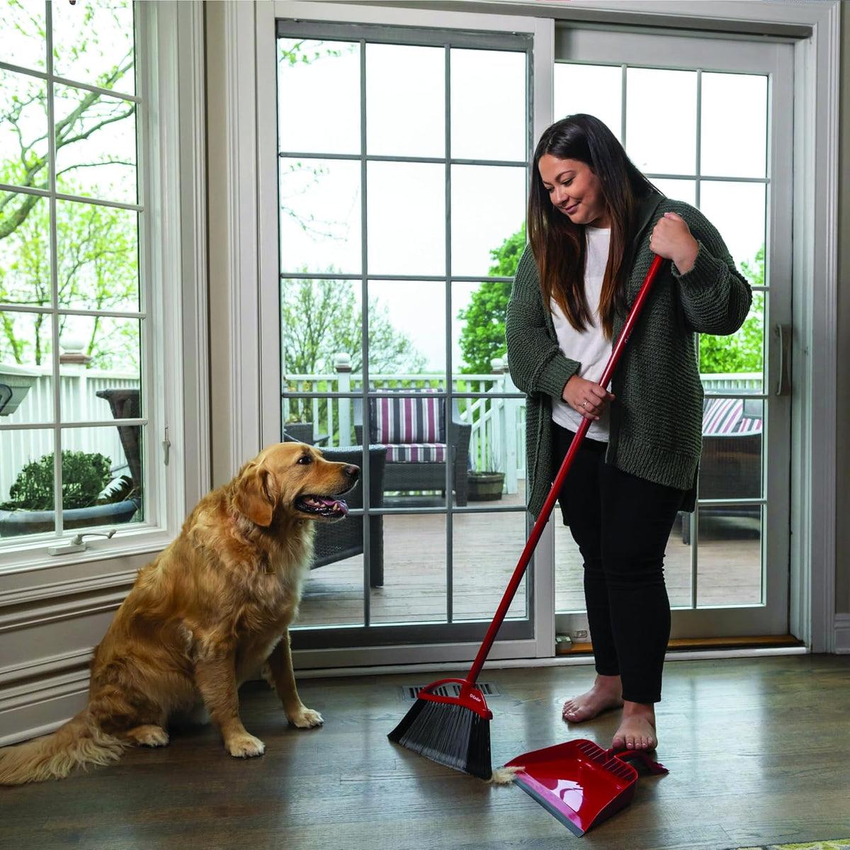 O-Cedar Pet Pro Broom with Step-On Dustpan | Removes Over 99% of Dust & Dirt in One Sweep | Removes 3X More Pet Hair | Quiet Cleaning Tool for Cat and Dog Owners